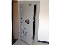 ����������T